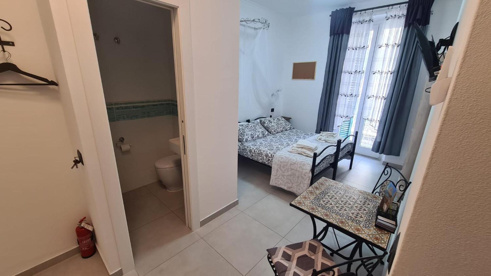 Amici Holidey Camera Stazione Hotel La Spezia Room photo