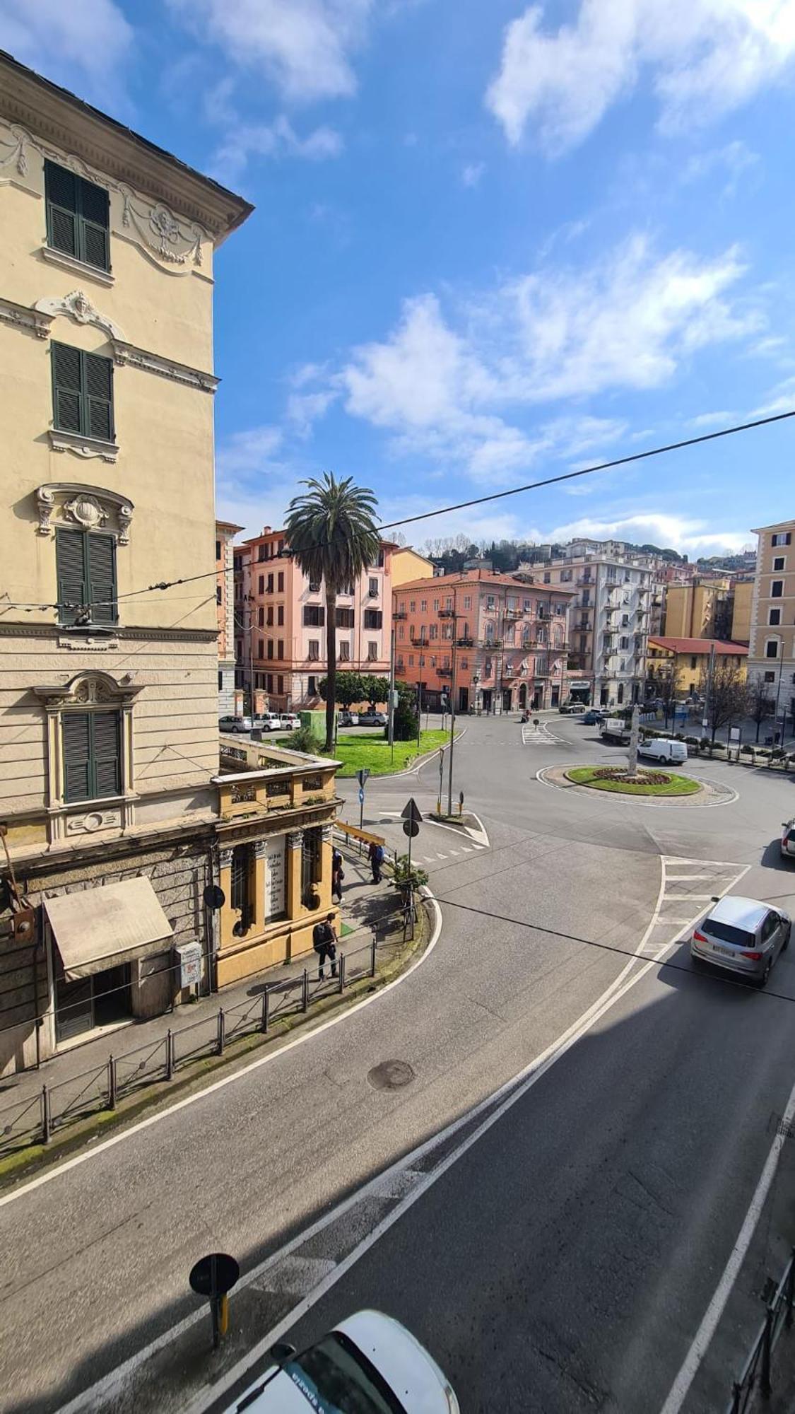 Amici Holidey Camera Stazione Hotel La Spezia Exterior photo